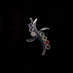 Colgante Cruz con Minerales de los Chakras - Baño de Plata