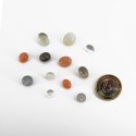 Pequenos cabochões de Adularia