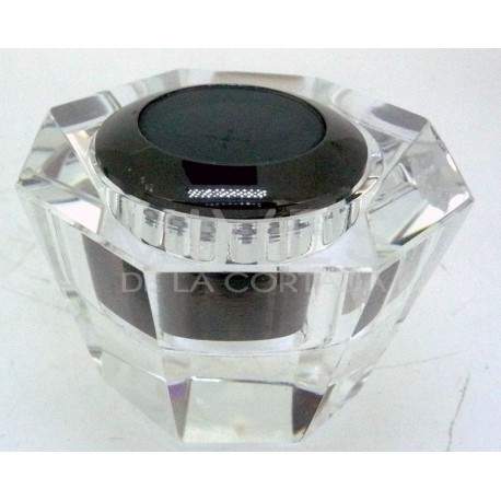 Expositor de vidro lapidado em forma de barril.