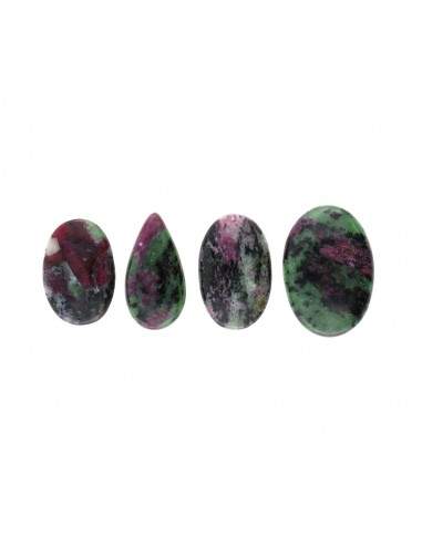 Cabochon di Rubino con Zoisite