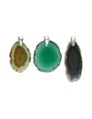 Green Dyed Agate Pendant in Silver...