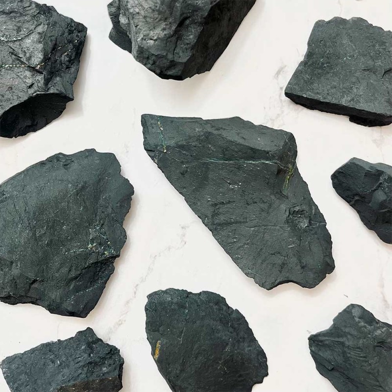 Shungite Grezza Pezzi Medi (Confezione da 1kg)