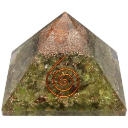 Piramide di Peridoto in Resina con Spirale 7x7cm
