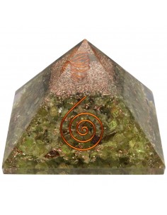 Pyramide en résine avec...