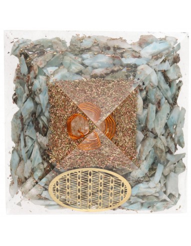 Piramide in orgonite di larimar in...