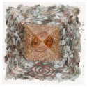 Larimar Pyramid in Resin with Spiral 7x7cm