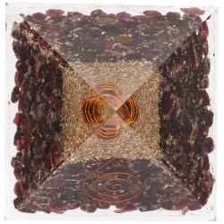 Piramide Orgonite di Granato in Resina con Spirale 7x7cm