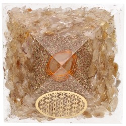 Piramide Orgonite di Citrino in Resina con Fiore della Vita 7x7cm