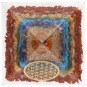 Pyramide de chakra en résine avec fleur de vie 7x7cm