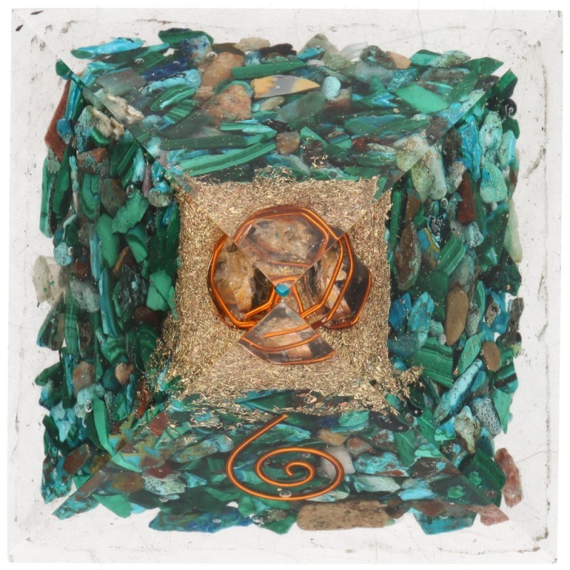 Piramide di Crisocola e Malachite in Resina con Spirale 5x5cm