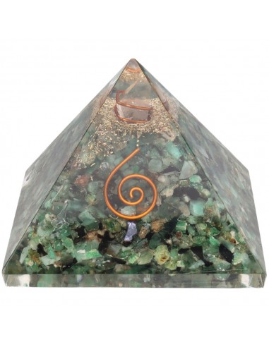 Piramide di Orgonite con smeraldo in...