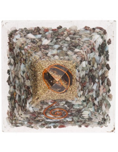 Piramide in orgonite di larimar in...