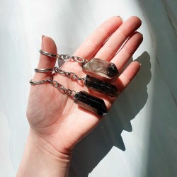 Porte-clés en quartz fumé brut