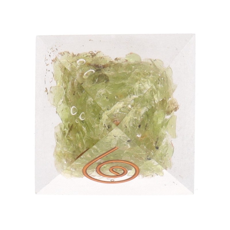 Piramide di Peridoto in Resina con Spirale 3x3cm /_\n