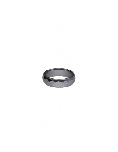 Anello in ematite sfaccettata da 6 mm.