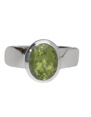 Anello ovale di peridoto in argento...
