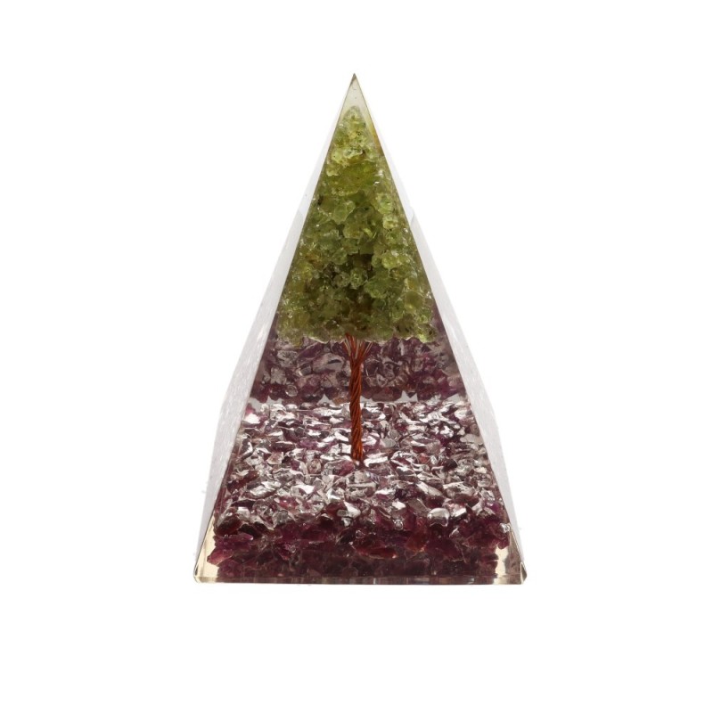 Piramide Orgonite di Rubino in Resina con Albero di Peridoto