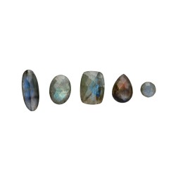 Cabochon di Labradorite Faccettata