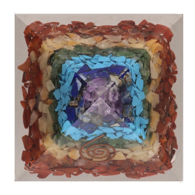 Piramide di Chakra in Resina con Spirale 7x7cm