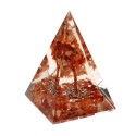 Pyramide de cornaline et d'orgonite en résine avec arbre 4x4cm