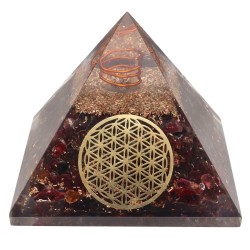 Piramide Orgonite di Granato in Resina con Fiore della Vita 7x7cm