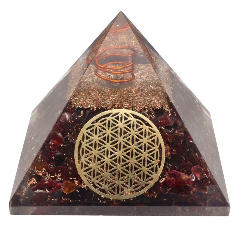 Piramide Orgonite di Granato in Resina con Fiore della Vita 7x7cm
