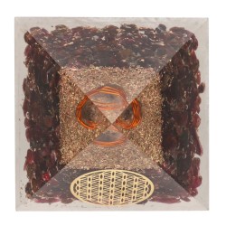 Piramide Orgonite di Granato in Resina con Fiore della Vita 7x7cm