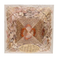 Piramide Orgonite di Opale Rosa in Resina con Fiore della Vita 7x7cm