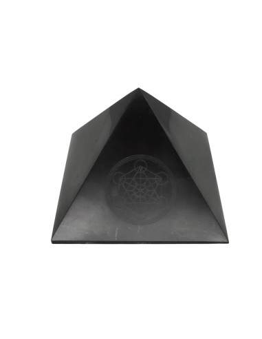 Piramide di Shungite levigata con...