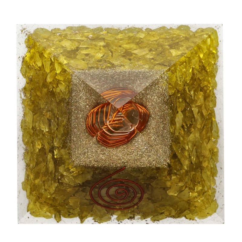 Piramide Orgonita di Quarzo Tinto in Resina con Spirale 7x7cm