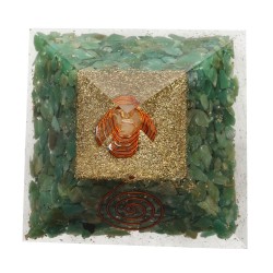 Piramide Orgonita in Giada Verde in Resina con Spirale 7x7cm