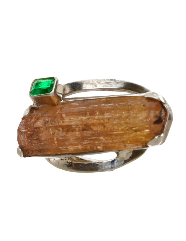Anillo de Imperial Topaz with Emerald...