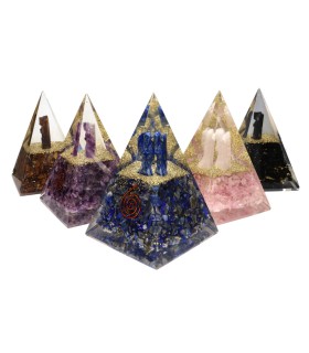 Pyramide Orgonite d'Améthyste en Résine avec Ange 7x7cm