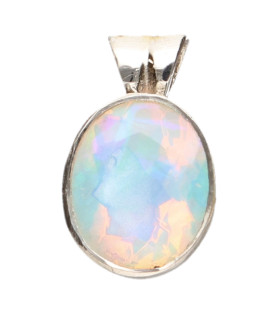 Colgante Oval Faceted Opal in 925 Sterling Silver