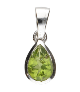 Pendentif en argent 925 avec péridot facetté