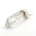Pingente grande de ponta de quartzo bruto banhado a prata