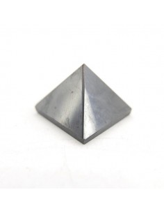 Pirâmide pequena de shungite polida 2,5x2,5cm
