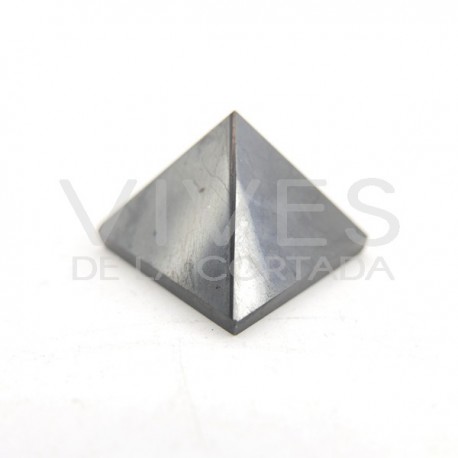 Small Polished Shungite Pyramid 2,5x2,5cm