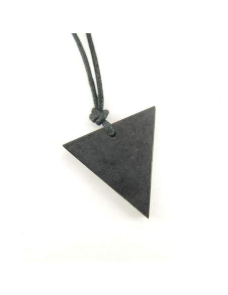 Pendentif du triangle féminin de Shungit