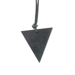 Colgante de Shungit Triángulo Femenino