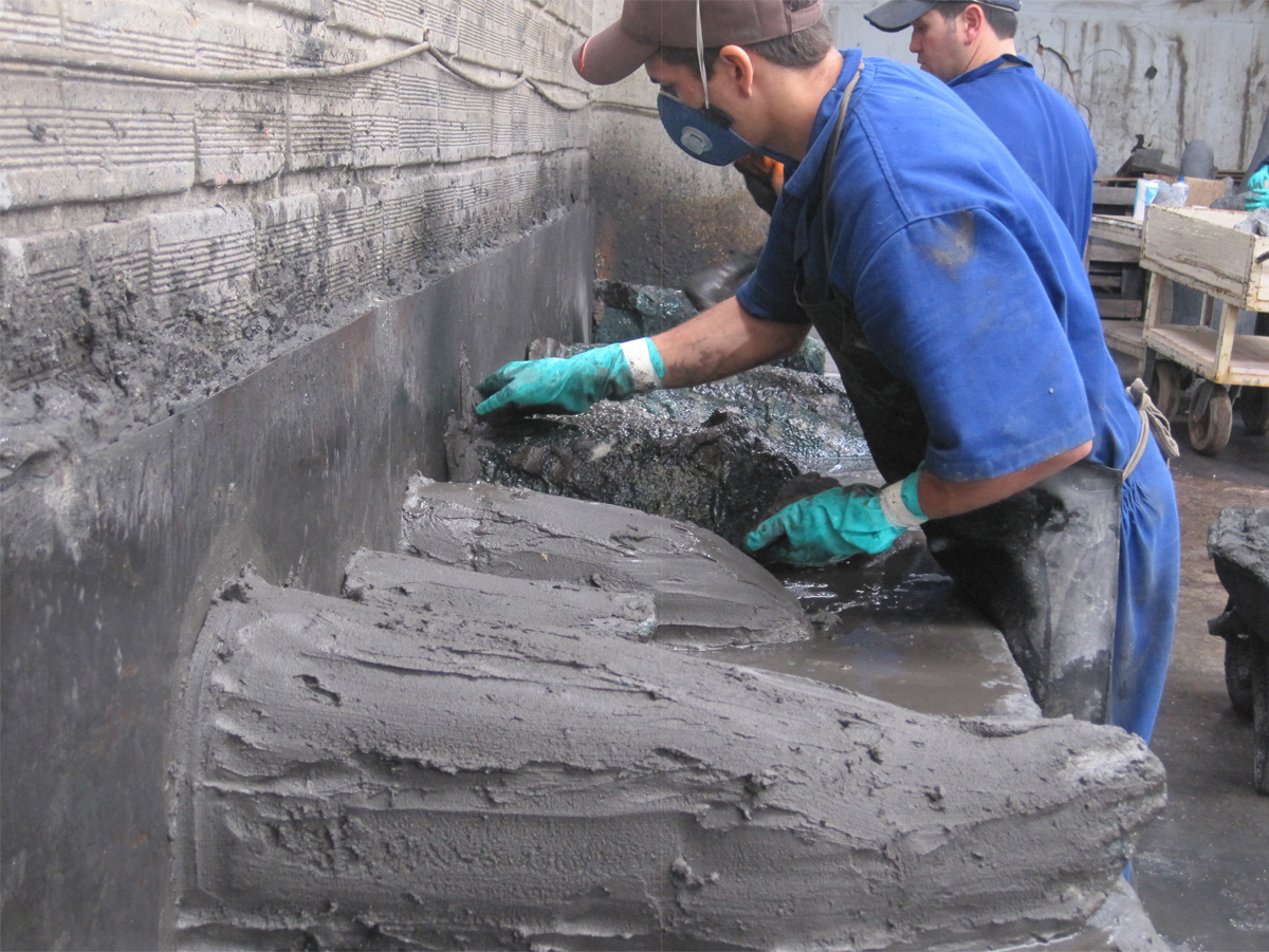 cubrimiento de geodas de amatista con una fina capa de cemento