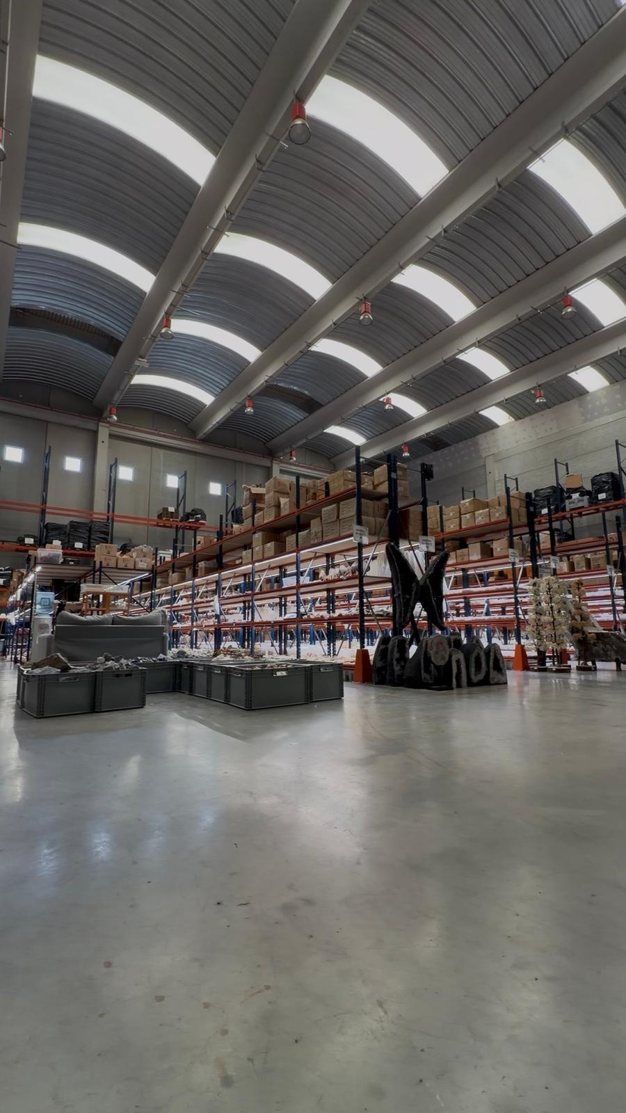 Interno del magazzino di Vives de la Cortada a L'Hospitalet de Llobregat